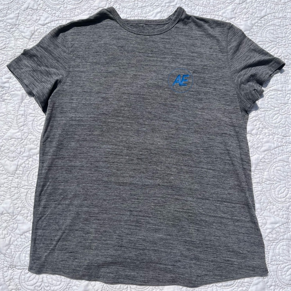 AE logo short sleeve top
